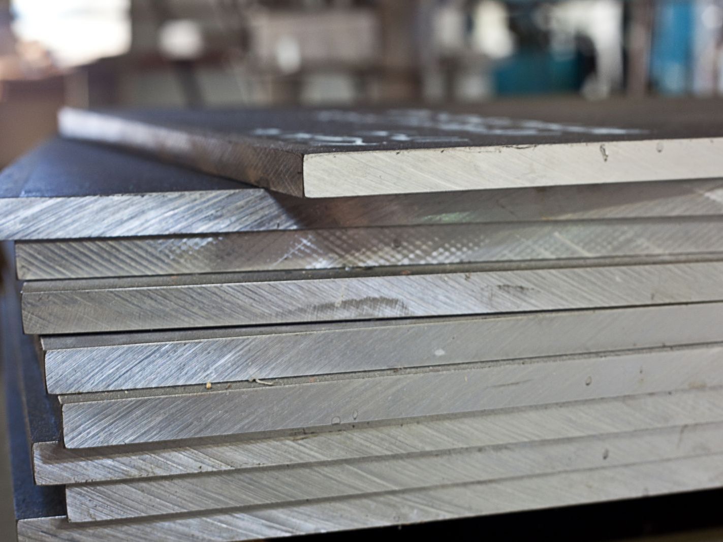 Циркониевая фольга 0.09 мм Э110К ТУ 95.166-92