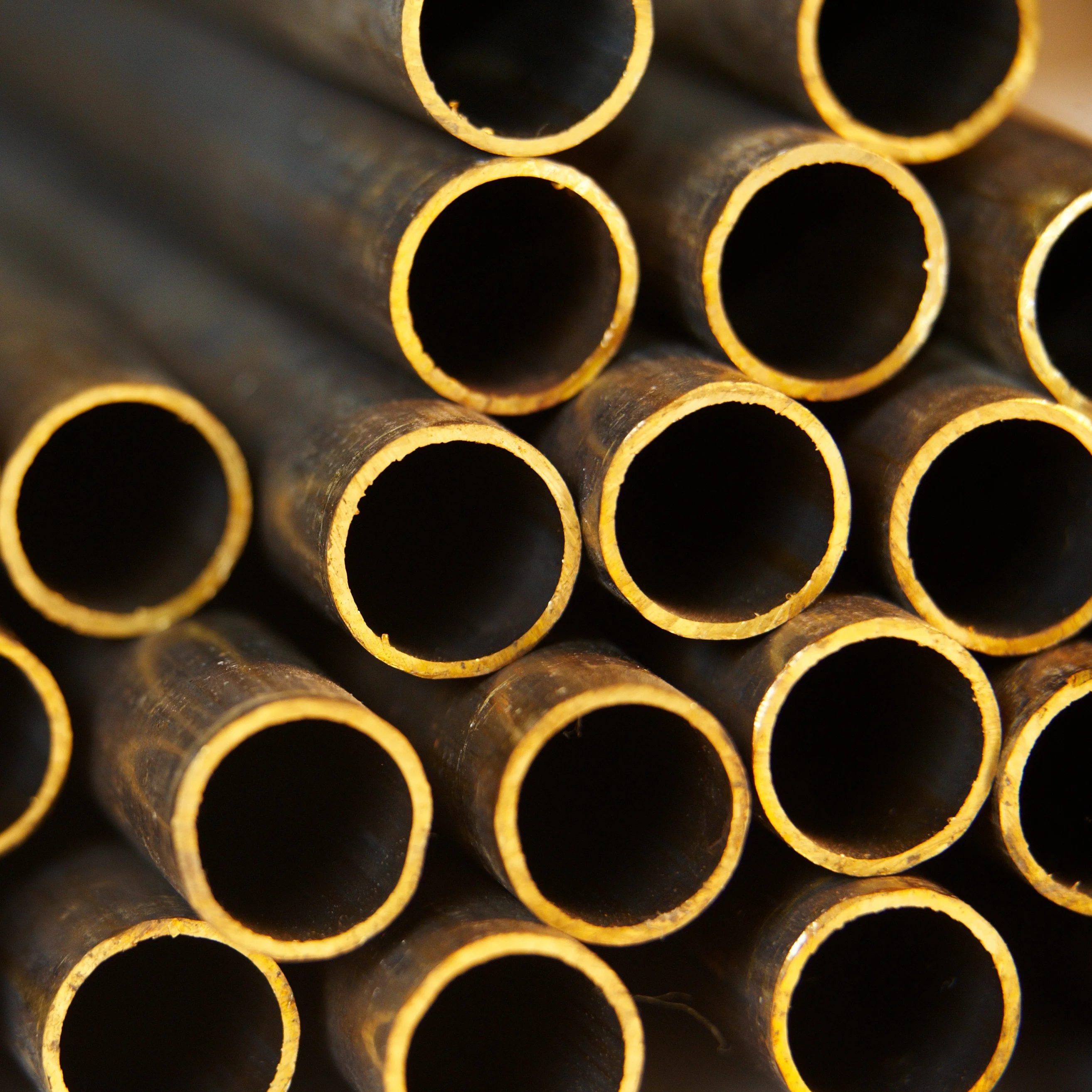 Латунная круглая труба 30 мм 2.5 мм Л96 ГОСТ 617-2006