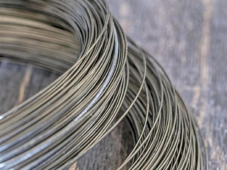 Нержавеющая пружинная проволока 9 мм X1NiCrMoCu25-20-5 EN 10270-3