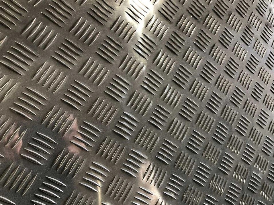 Нержавеющий рифленый лист 2500 мм 1250 мм 1 мм AISI 316L