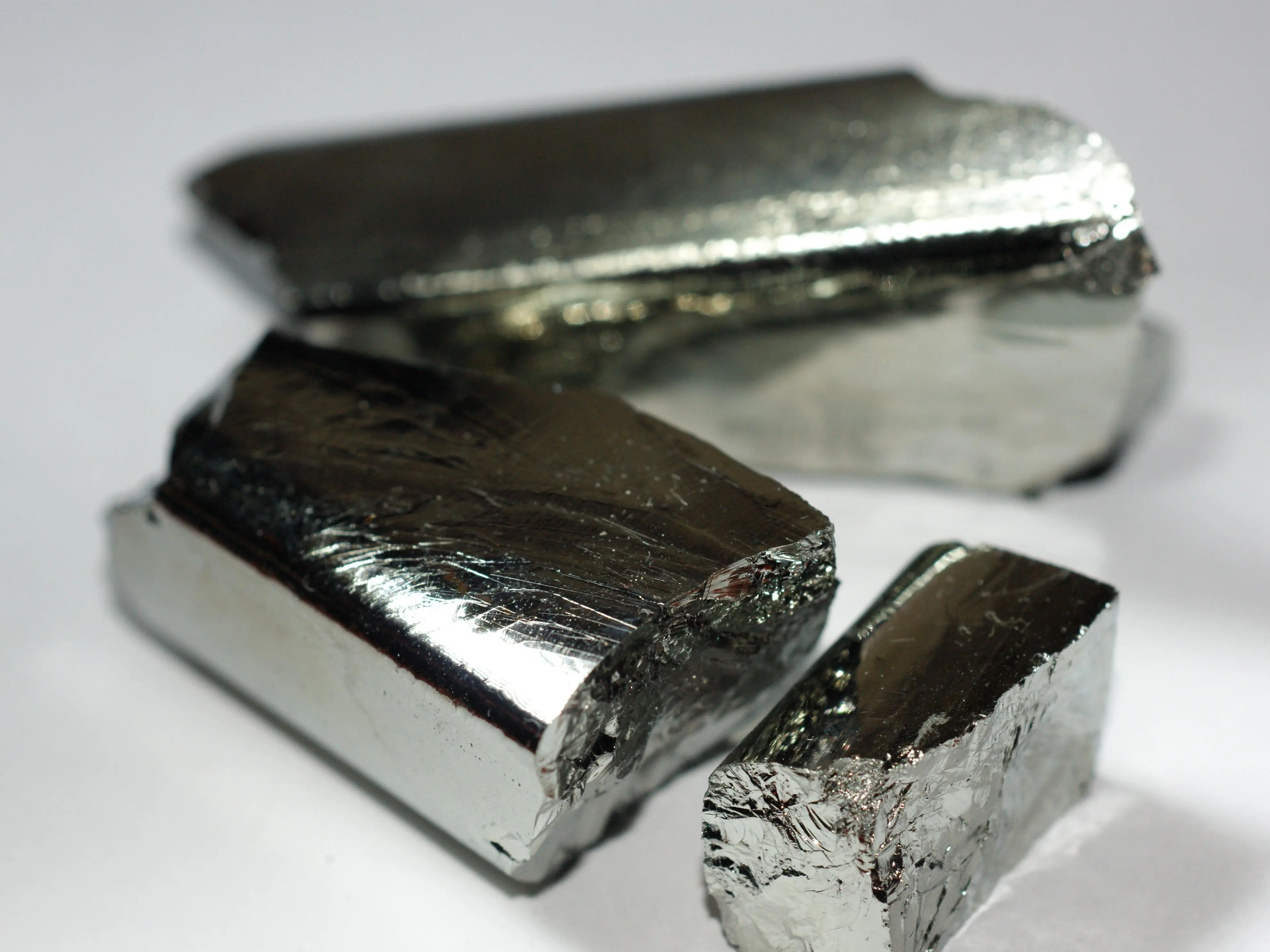 Гафниевый пруток 100 мм ЦГ-20 ТУ 48-4-502-88