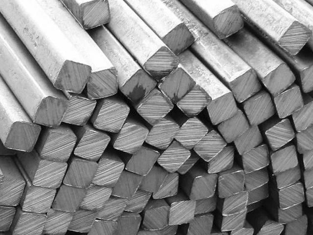 Стальной квадрат 230 мм 230 мм X5CrNi18-10 EN 10269